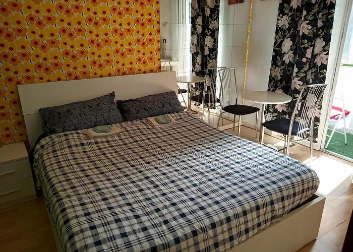 Floris Guest House